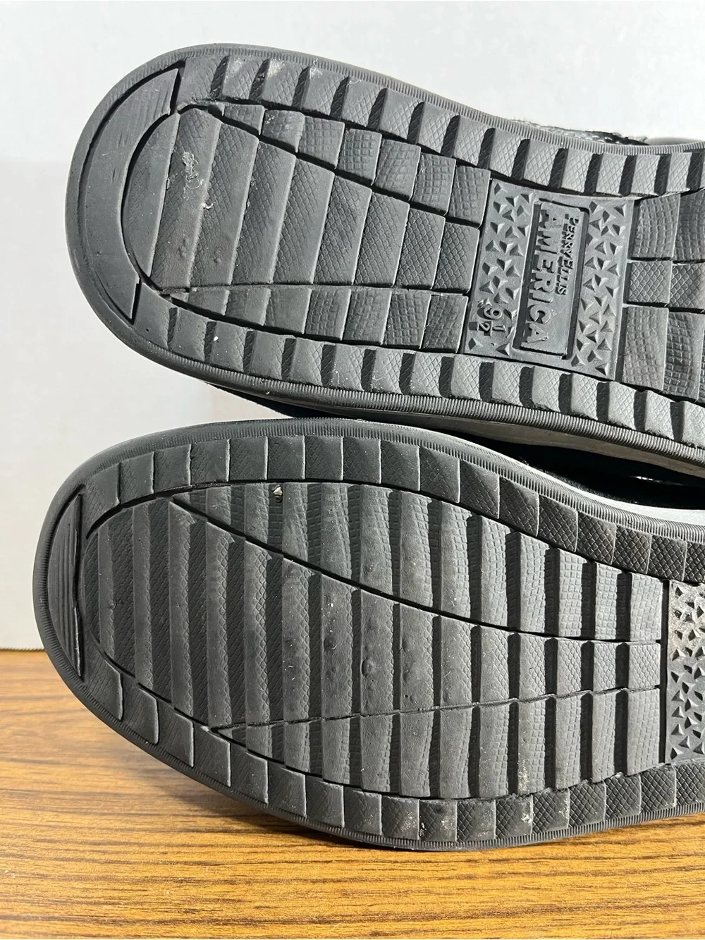 Perry Ellis America JASON Shoes Size 9.5  Black /Gray Mesh Suede   AF14F519A-1